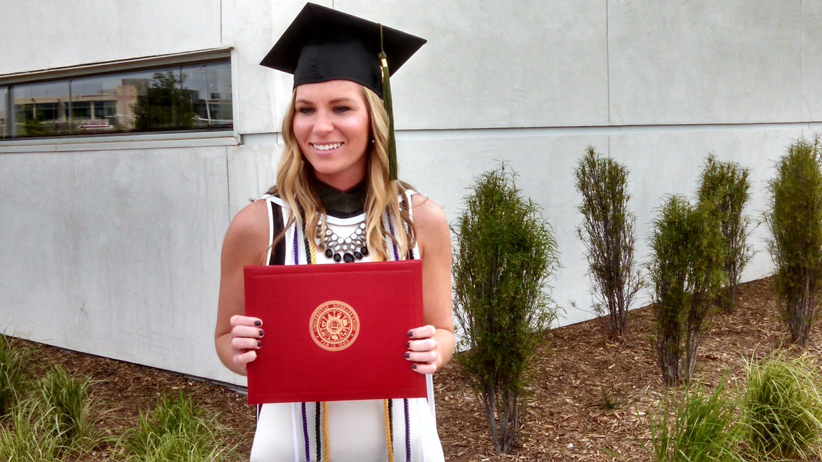 pete_slippery's tweet photo. We are so proud of Abby graduating from UNMC pharmacy school today!!! https://t.co/qgJZ8JikLx