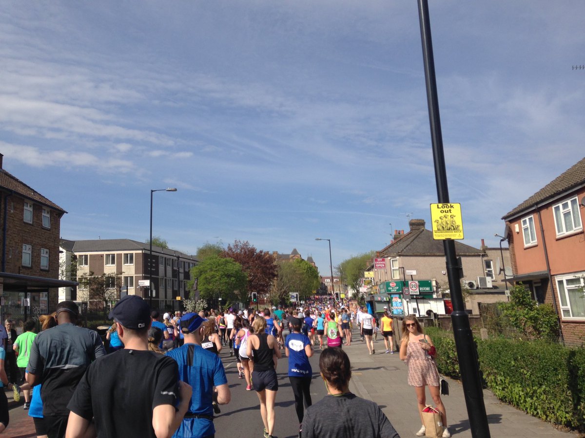alexlad4's tweet photo. Minor delays but we're finally off!! #RunHackney @RunHackney https://t.co/HUEeZvxtFw