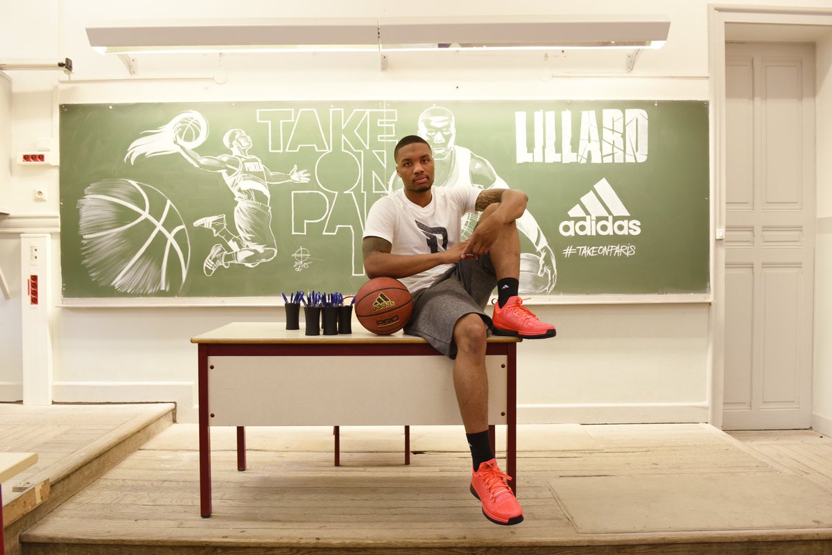 adidasFR's tweet photo. 40 points à la maison. 
Professeur @Dame_Lillard a donné sa leçon. 😎📝
#NBAPlayoffs #neverdoubt https://t.co/VZeir8WJhs