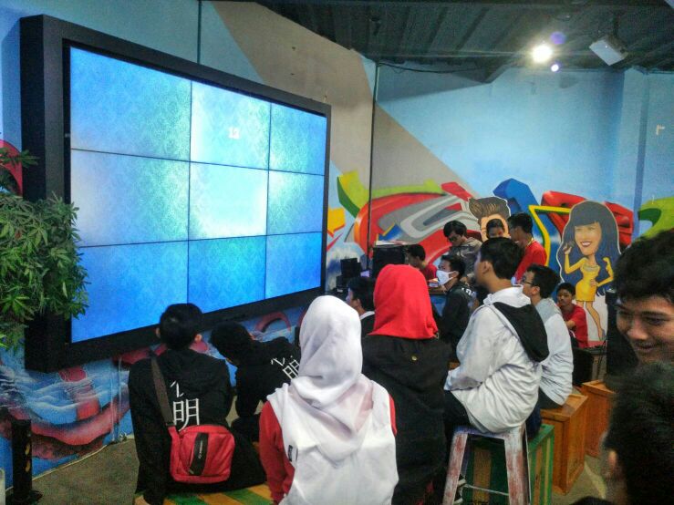 BeFunNColorful's tweet photo. Sesi kuis pertanyaan tentang hal" yg berbau jepang nih sahabat #loopstationbdg https://t.co/M5OZt6nRoD