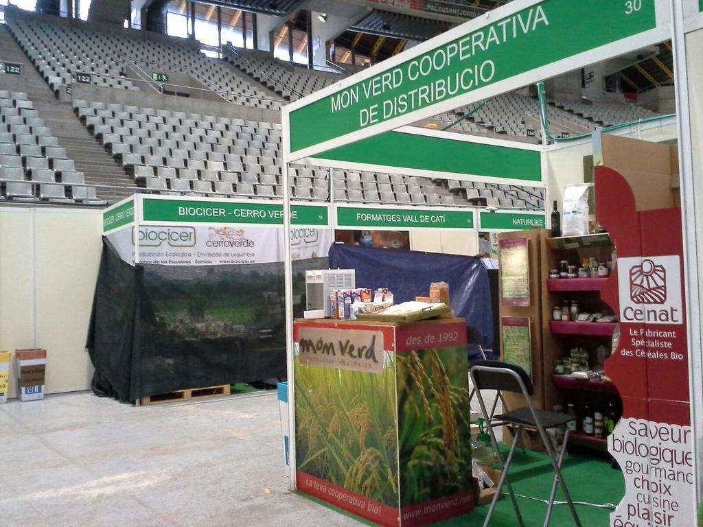 MonVerd_coop's tweet photo. Arrenca la darrera jornada de @biocultura #Barcelona Els més matiners ja us hi esperem! https://t.co/FYZd7LoqcD