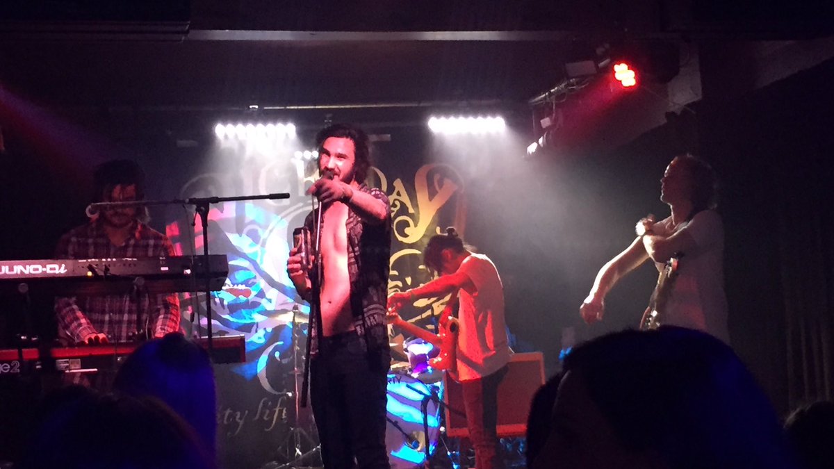 Great show by <a href="/wearefairchild/">FAIRCHILD</a> <a href="/nightanddaycafe/">Night & Day Cafe</a> in #Manchester last night. Nice to meet you guys afterwards!🎤🎸👌🏻