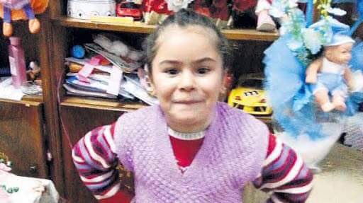 SeyhiYikiklar's tweet photo. 5 yaşındaydı !! Kilis bombalanırken şehit düştü. Hadi şimdi gelin  bu kızcağızın annesinin anneler günü kutlayın. https://t.co/VdNdjouPsg