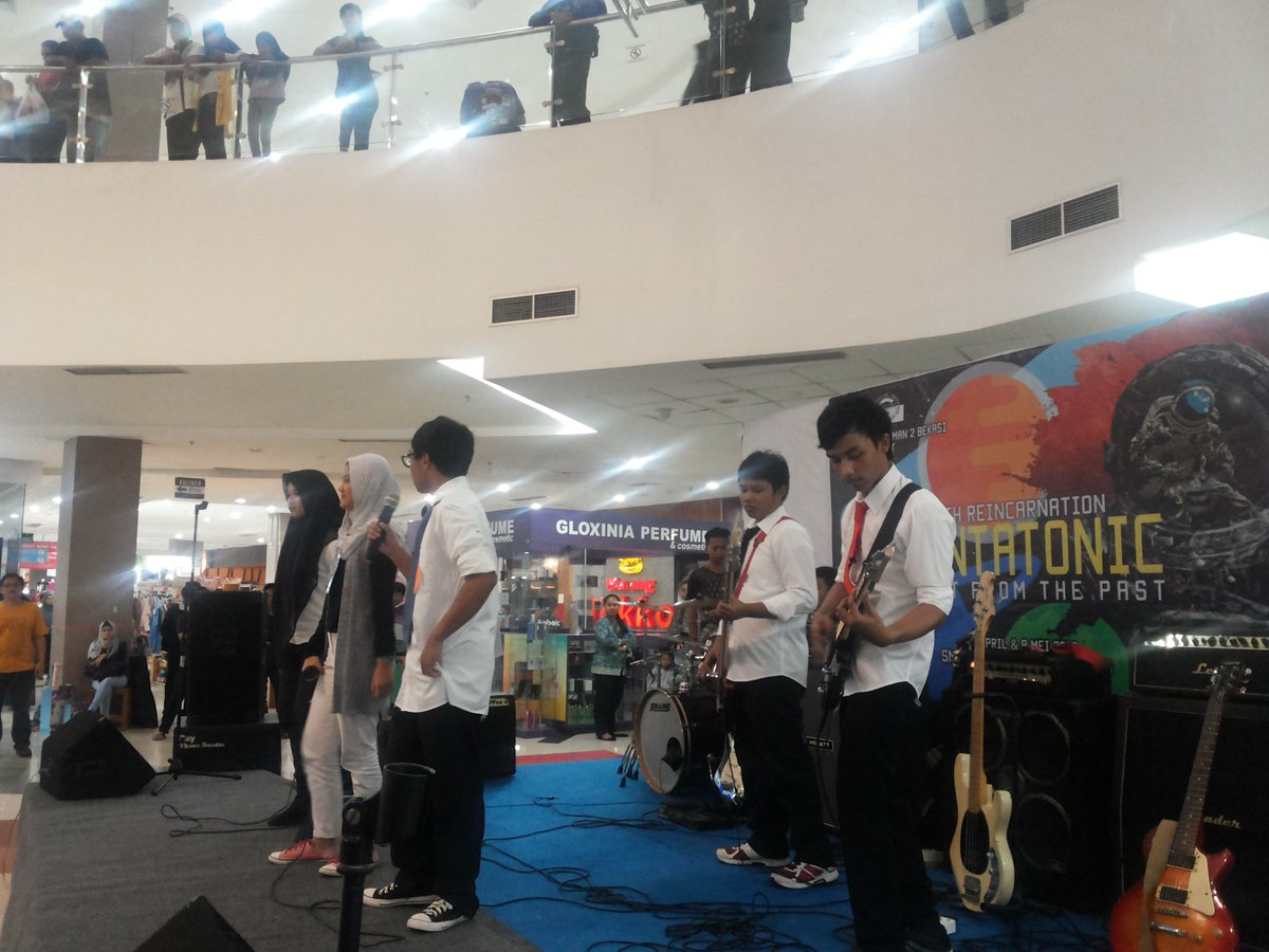 PentatonicKIPAS's tweet photo. Ini dia penampilan terakhir dari kategori Band ada Indiestar Band!!! https://t.co/p84jGcZeSh