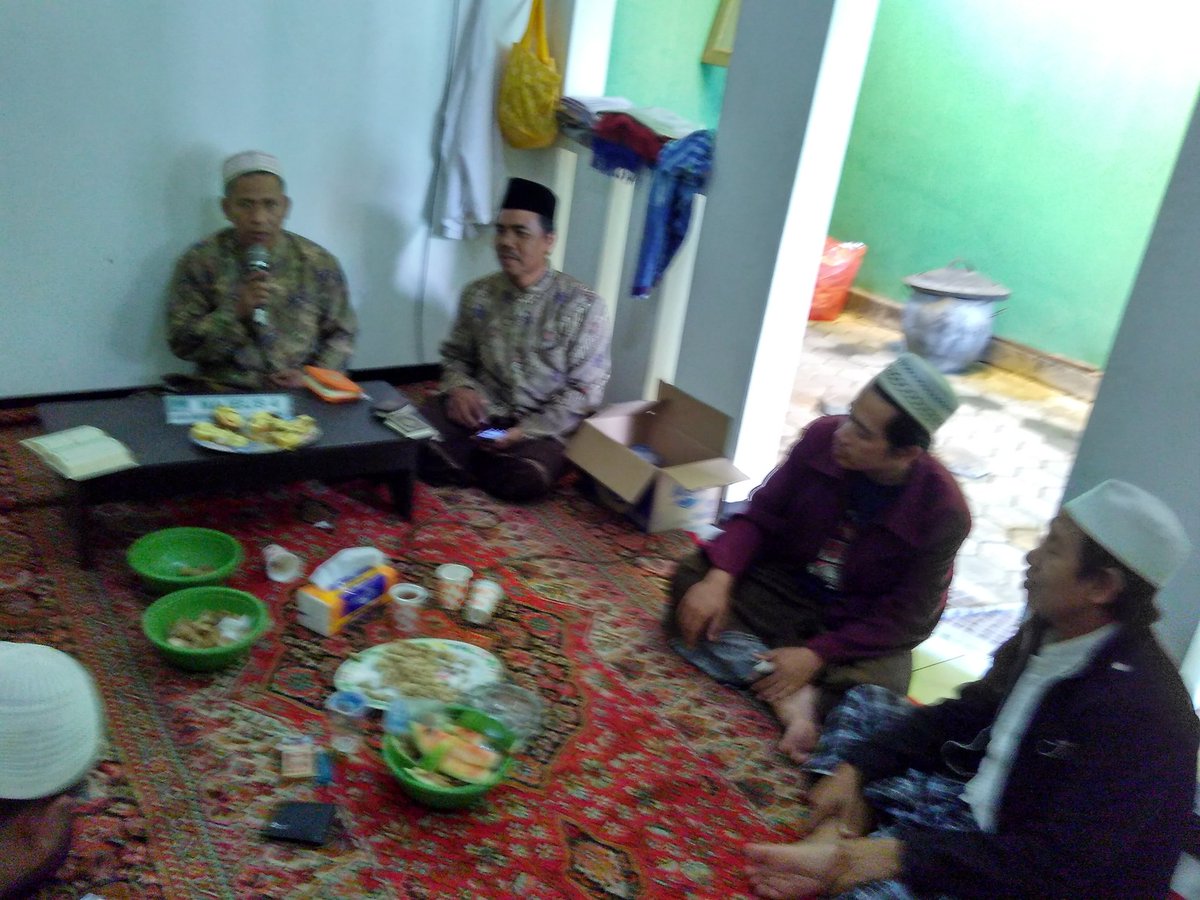 MasdukiSabil's tweet photo. Mari Gotong Royong dlm Nusantara Mengaji 900 Khataman di Kota Mjk demi Kemaslahatan Bangsa #NusantaraMengaji https://t.co/kfHCHYO85C