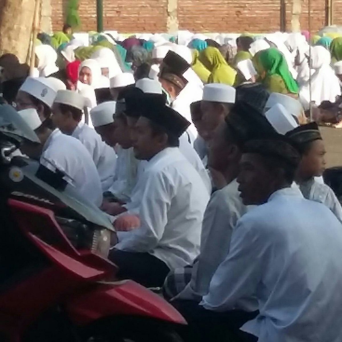MasdukiSabil's tweet photo. Mari Gotong Royong dlm Nusantara Mengaji 900 Khataman di Kota Mjk demi Kemaslahatan Bangsa #NusantaraMengaji https://t.co/kfHCHYO85C