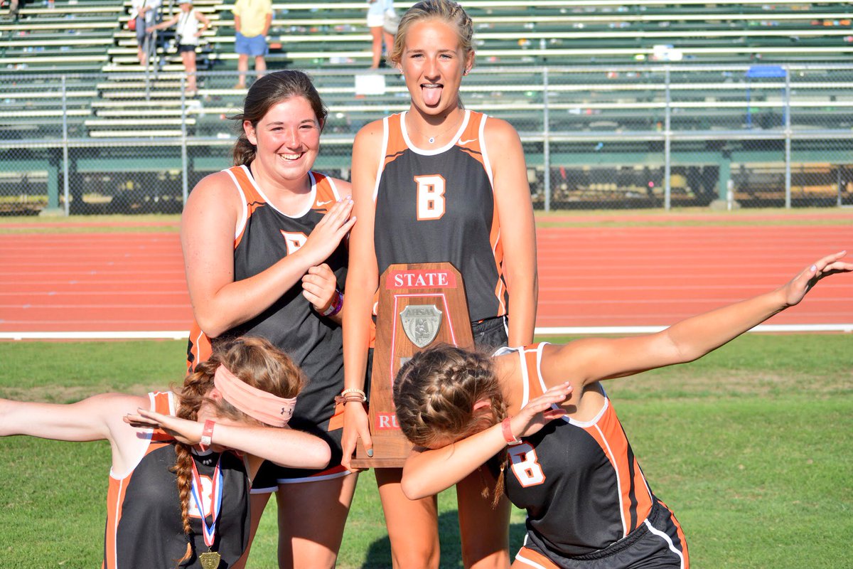 sydneyholt12's tweet photo. So proud of my team. It's been a great season!! #StateRunnersUp https://t.co/oTgOvxhaze