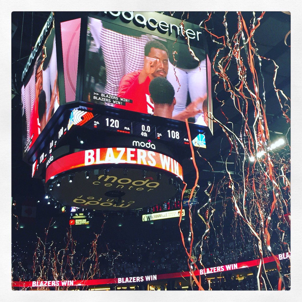 thejohnreid's tweet photo. Blazers win! #RipCity https://t.co/VDP22jNmxQ