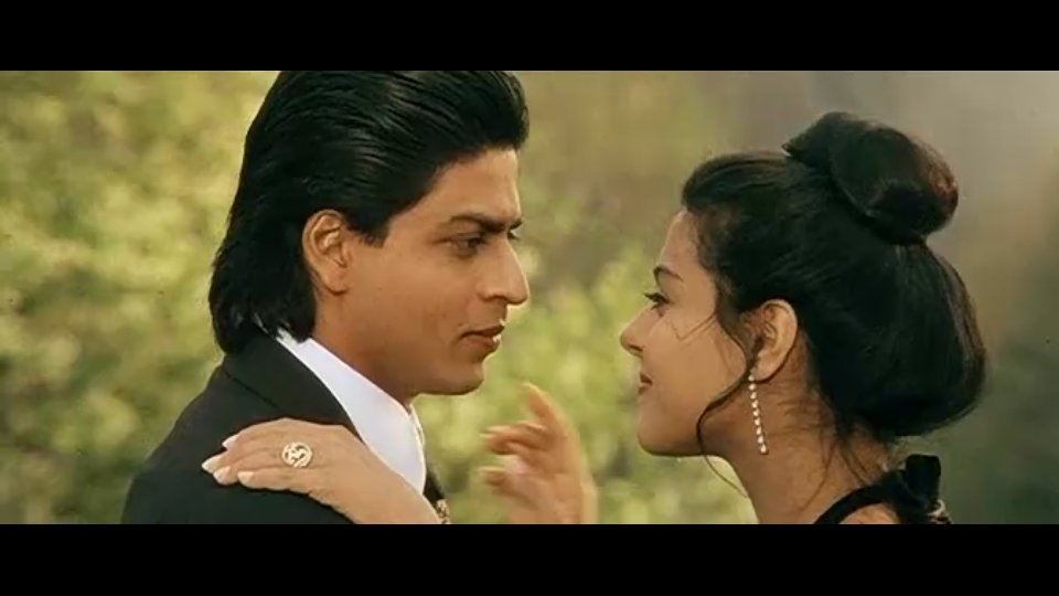 SrkFcUniverse's tweet photo. Flash back into #DDLJ 
Last moment of #DDLJ 
@SRKAJOL 
@iamsrk won the heart of #SIMRANS Father https://t.co/BGu11PWQmy
