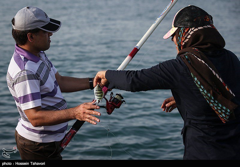 Iran_FR's tweet image. #Pêcher en famille dans l’ile de #Kish, en #Iran
iranfr.com