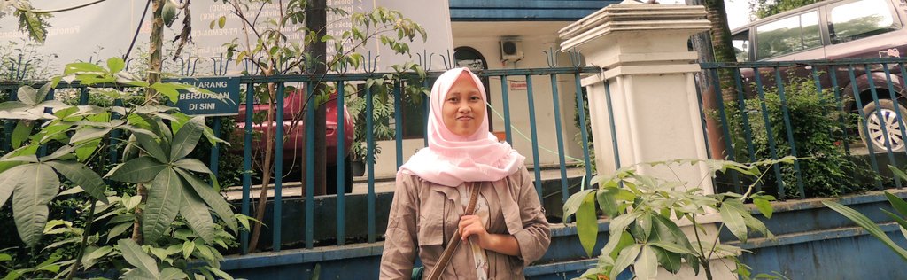 rininajah's tweet photo. Hidup itu ada sebab akibatnya 👟📷✋🙈💪🎒😍 https://t.co/YAa5gUVh3v