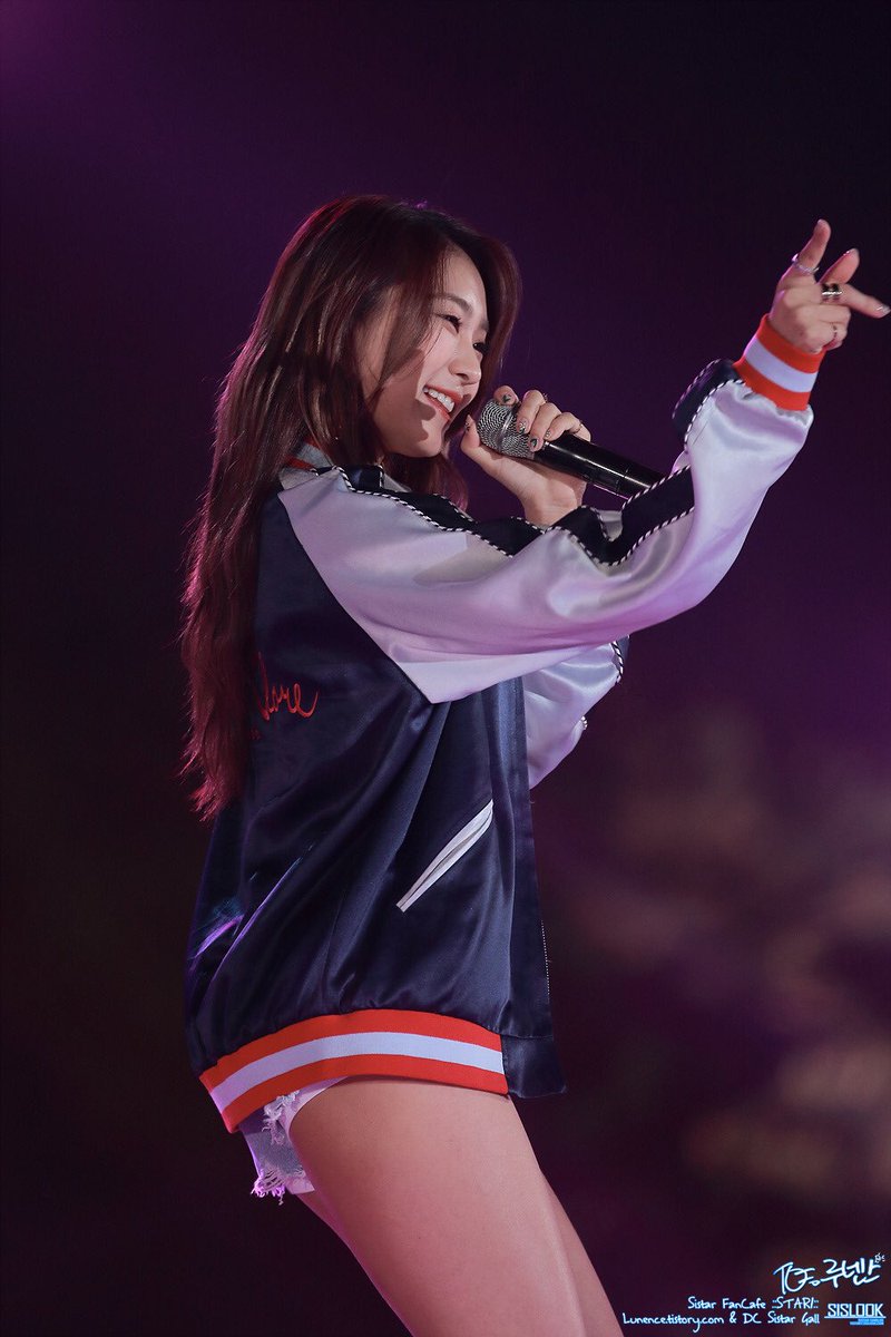 BoraUpdates's tweet photo. [FANTAKEN] 160422 #Sistar #Bora @ KBS Open Concert in Suwon CR: @Lunence_  #씨스타 #보라 https://t.co/gtvkIYQkdS