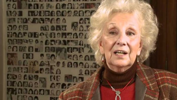teleSURtv's tweet photo. #Argentina | Abuelas de Plaza de Mayo aseguran que eliminación del #GEAJ es un retroceso | https://t.co/gFCXNZZfI4 https://t.co/JCd0yzam8w