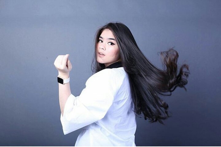 Tsah yang punya rambut baday mah beda ya vi <a href="/SiviaBlink/">via</a> 😍😍