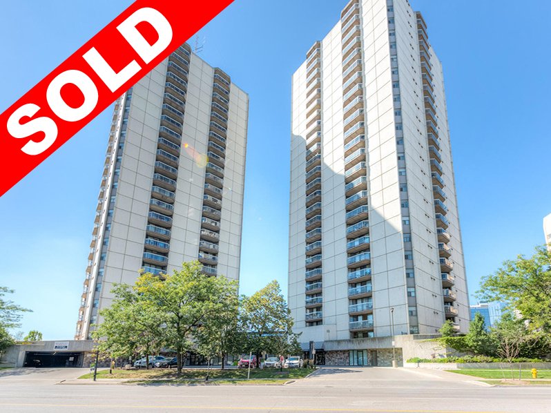 LdnOntHomes's tweet photo. SOLD! - 363 Colborne St #2003, London Ontario
https://t.co/4W8zf1uHMl
Colborne Towers.
#Sold #LdnOnt #RealEstate https://t.co/hF19G5Rv3c