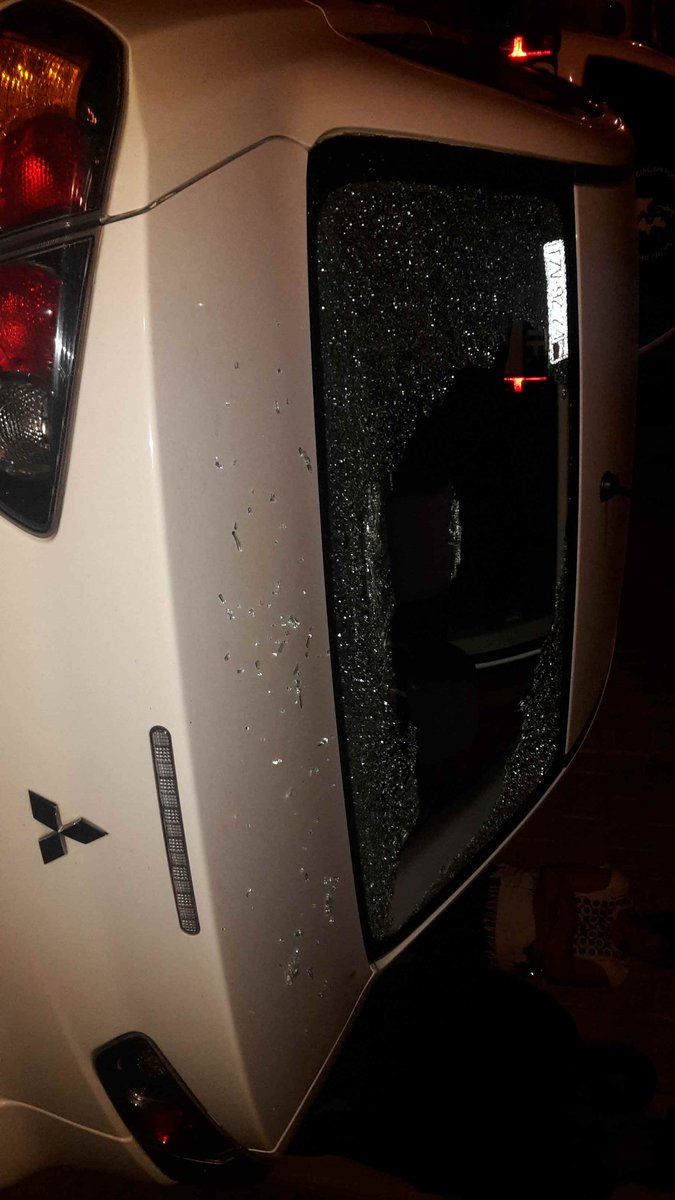 adarestay's tweet image. @SSP_Puebla a la espera de los refuerzos desd hace 1:30 min para agarrar a la gente armada cuanto mas hay q esperar?