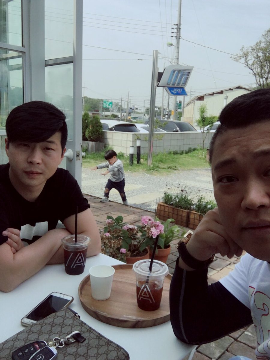 2틀동안 이녀석과 같은 카페에서 커피 마시기 ㅋㅋㅋㅋ