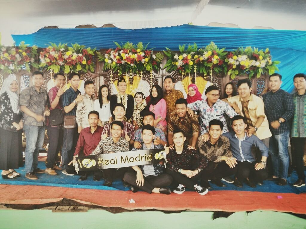 MI_PALEMBANG's tweet photo. Suasana acara pernikahan saudara kita @andreathiga3 #HalaMadrid https://t.co/7KkVlIfoVh