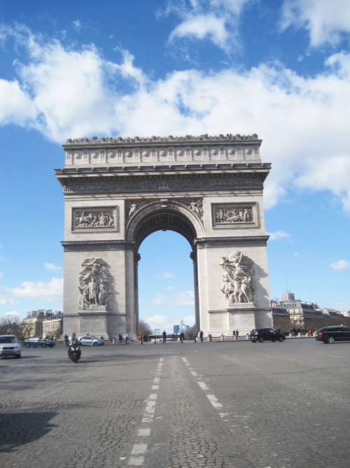 xstitchpix's tweet photo. It's #sunny in #Paris - Champs-Elysees pedestrian 1st #sunday of each month starts #8May2016 https://t.co/Buqs8NEO8D https://t.co/b3l0VBJJCw