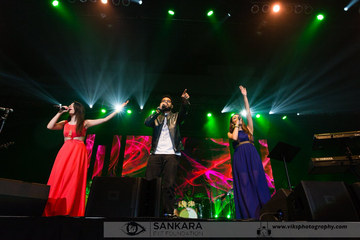 vikceo's tweet photo. @Shankar_Live @sid_mahadevan @Sukritikakar @PrakritiKakar @sankaraeye #sefsel @ShankarEhsanLoy @EhsaanNoorani https://t.co/5VOVd3ggNQ