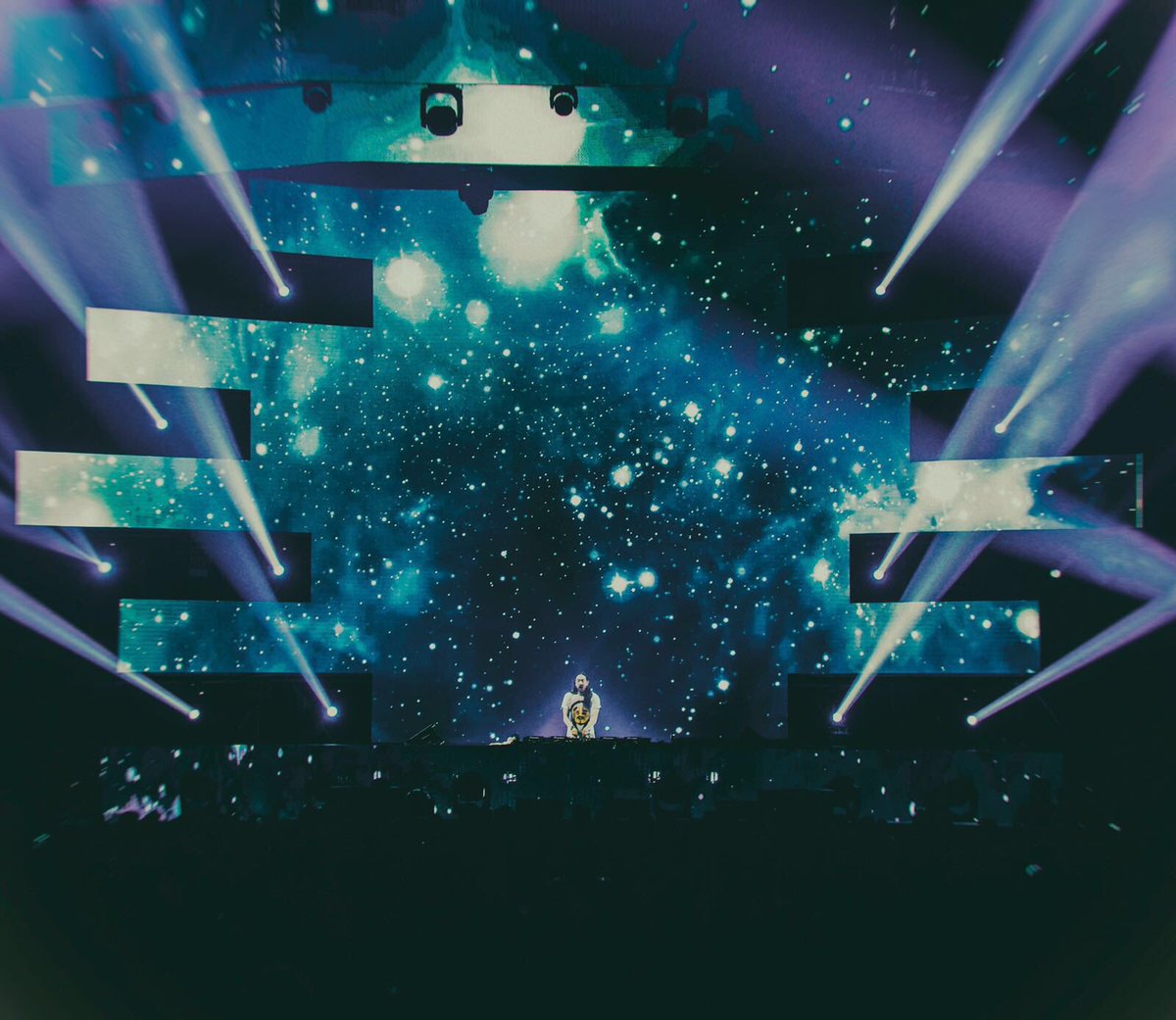 The third phase of #NeonFuture is coming #NeonFutureIII https://t.co/XyN4wSeIBK