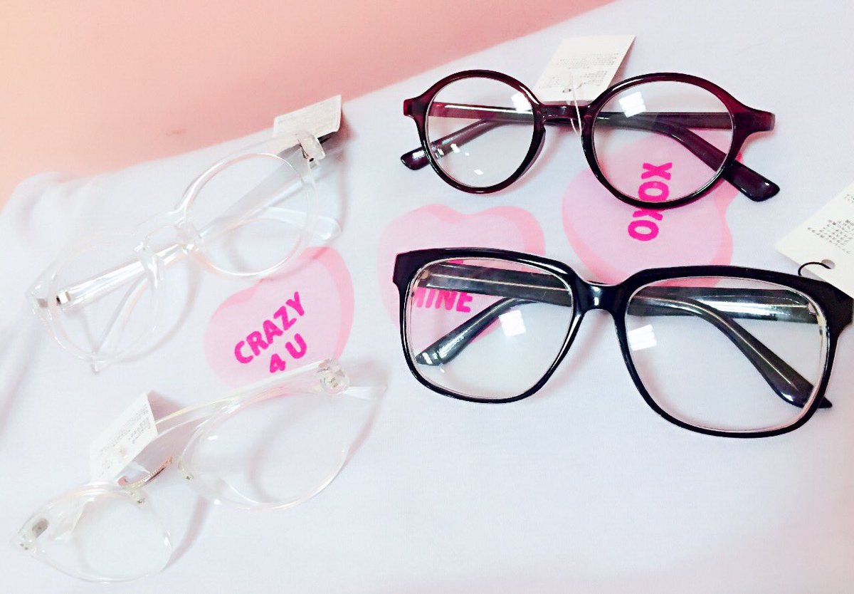 サンキューマート池袋サンシャインアルタ店 No Twitter 商品紹介 夏に活躍しそうなサングラスや流行りの透明のメガネ ﾟ 人気の丸 メガネなどサンキューマートにはたくさんのメガネが揃ってますよ もちろん全品390円 Tax 毎日がバーゲン価格 欲しいと思っ
