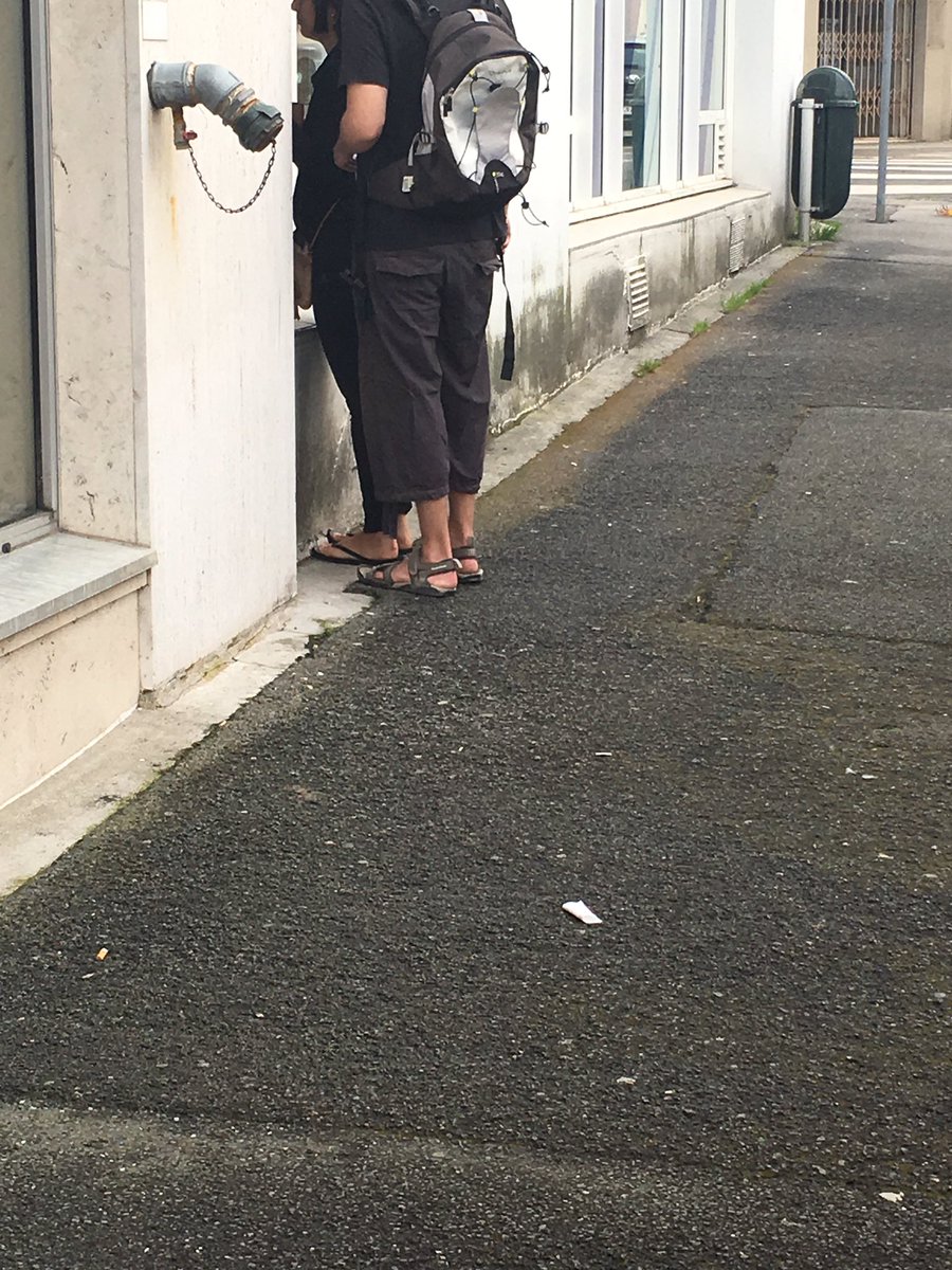 jm37000's tweet image. Un rayon de soleil à #Brest et les gens ne se respectent plus :-( #Pantacourt