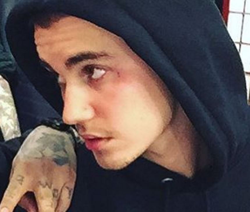 Justin Biebers Face Tattoo Is Not Shown On Vogue Cover