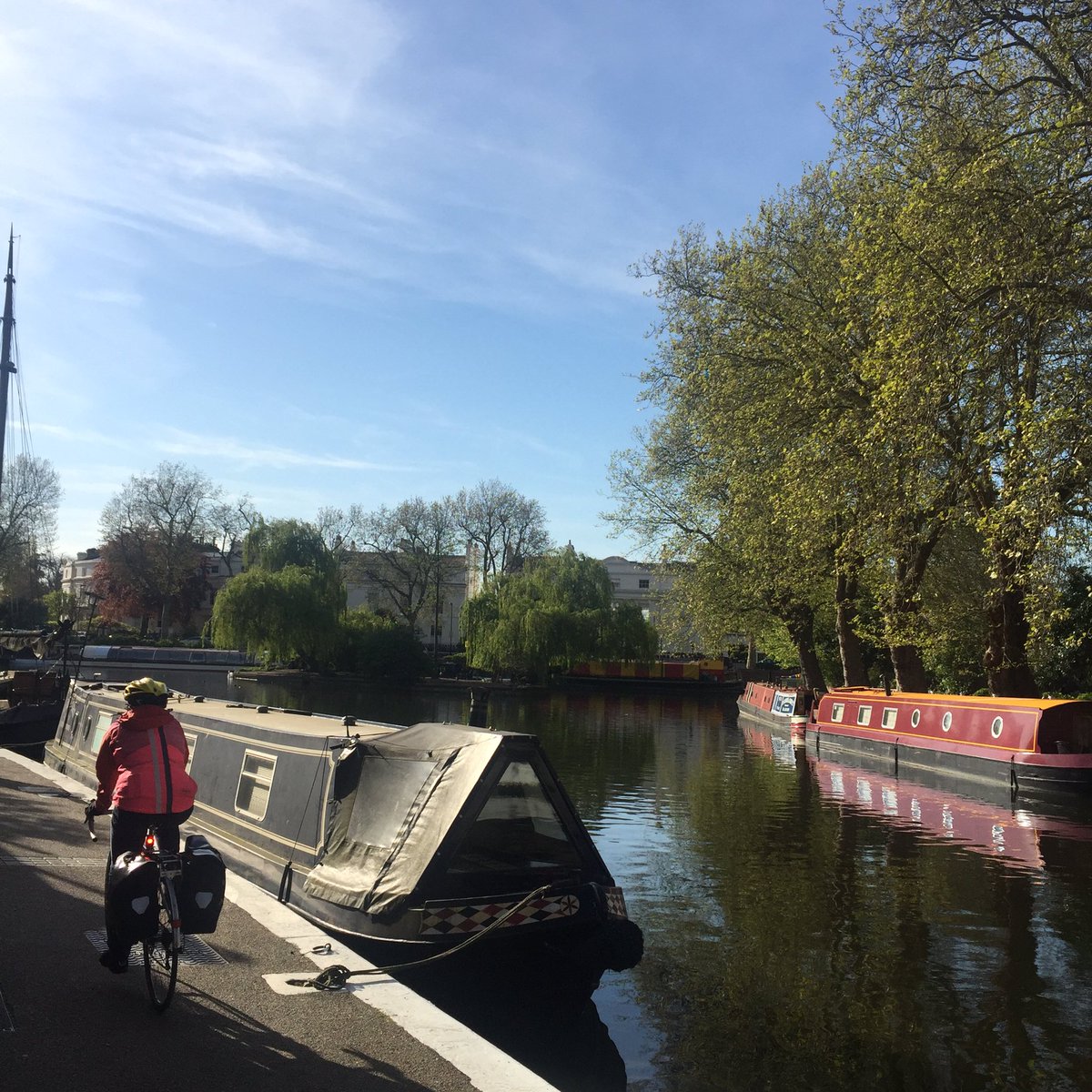 DavidWestbrooke's tweet photo. Loving #PaddingtonBasin in the sun this week #London https://t.co/iUOdsV1ZYY