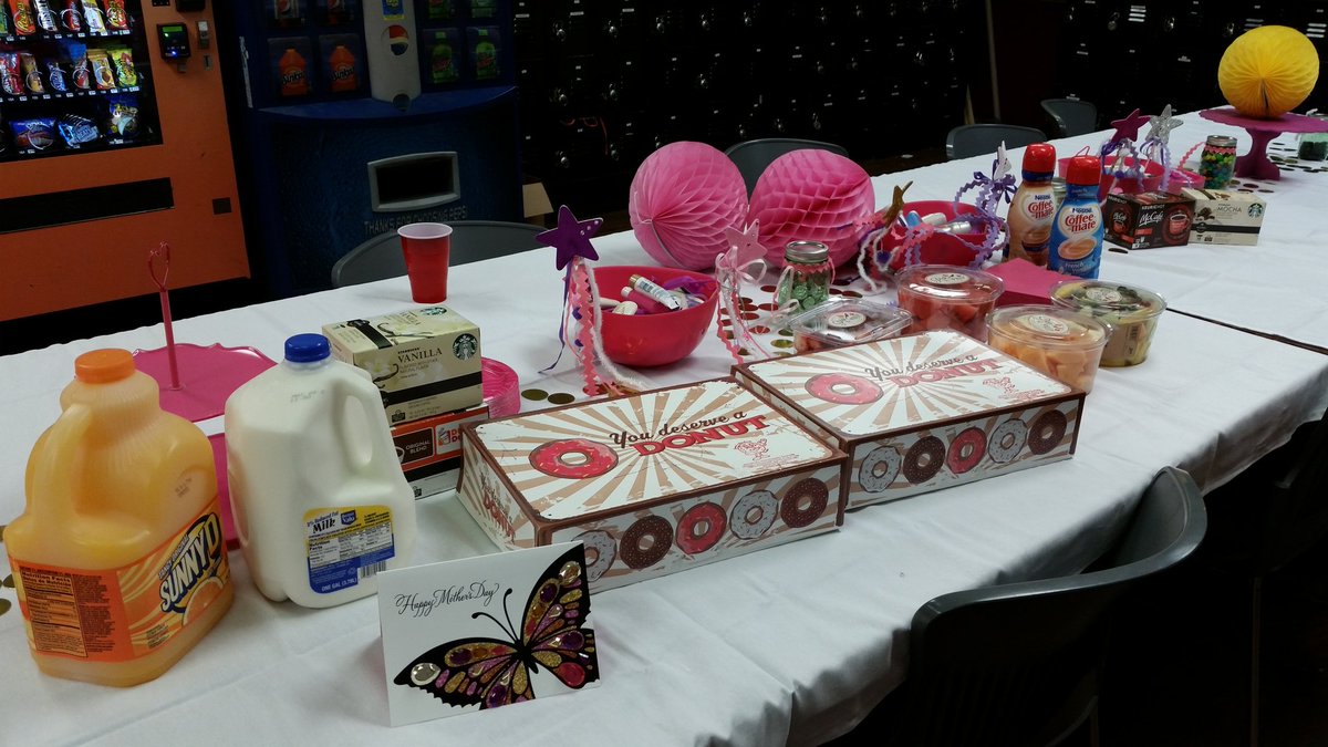 Amber Anderson tweet media