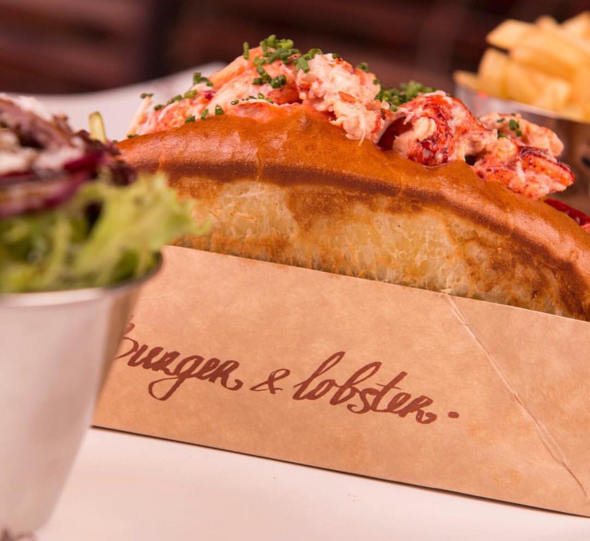 KuwaitLobster's tweet photo. They see me rolling..they hating.. #LobsterRoll https://t.co/MLmEHzANjP