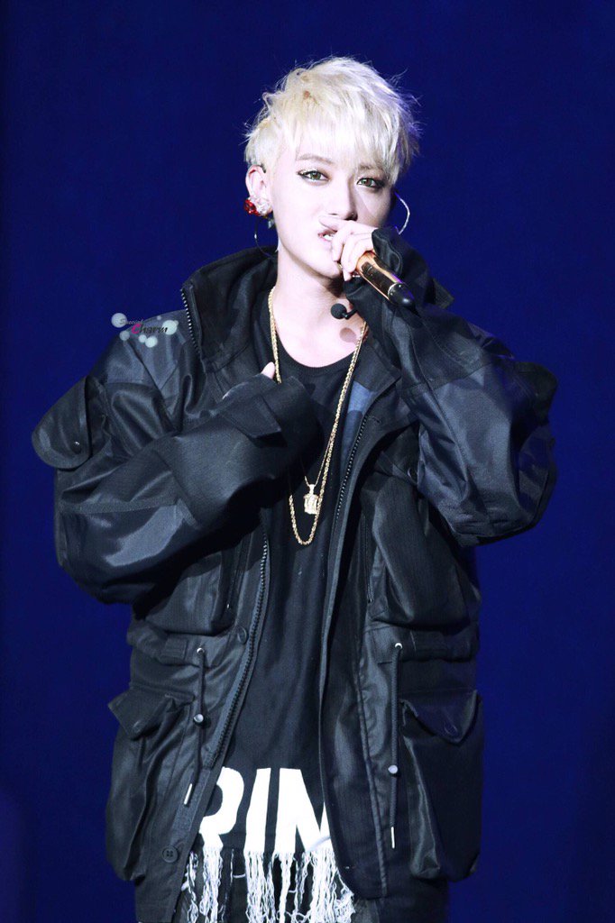 beibei0502's tweet photo. #ZTAO TAO's concert eye makeup imitation https://t.co/lNbQPAhpcS