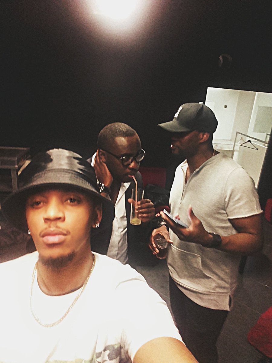 LeKrystal's tweet photo. Hier soir soutien au show de mon gars @lsafrodiziac à "l'Empire" ... #Zouktime https://t.co/eo4xbLOn0X