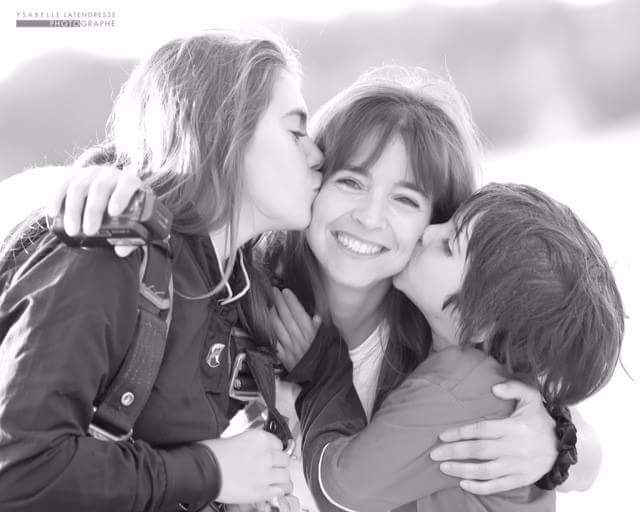 voltige2001's tweet image. Martine et toute l'équipe de Voltige souhaitent Bonne Fête des mères à toutes les mamans!!