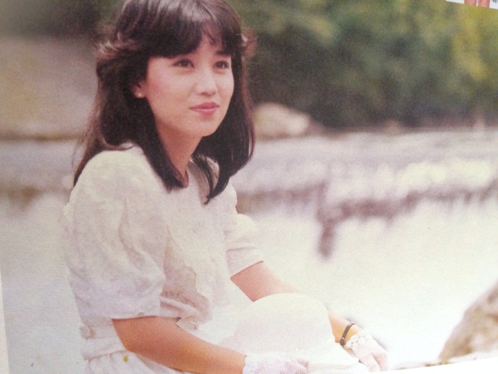 相内優香 テレビ東京アナウンサー 母の日 とはいえ母はもう年も前に病気で亡くなってしまいました 娘の私が言うのもなんですが なかなかのべっぴんさんです 皆さんは今日 お母さんに感謝を伝えましたか 私もせめて父孝行しなきゃ 父の日は来月