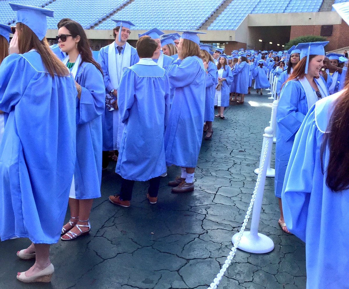 UNCnsfp's tweet photo. It's almost time! 10 minutes until #UNCgrad begins #UNC2016 https://t.co/69EUS2XmhM