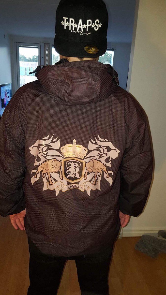 Trapswear's tweet photo. #Kartellen #Trap #TrapsWear #TrapLife #Dabbin #DabFever #Swag https://t.co/uYlVKAXaBb