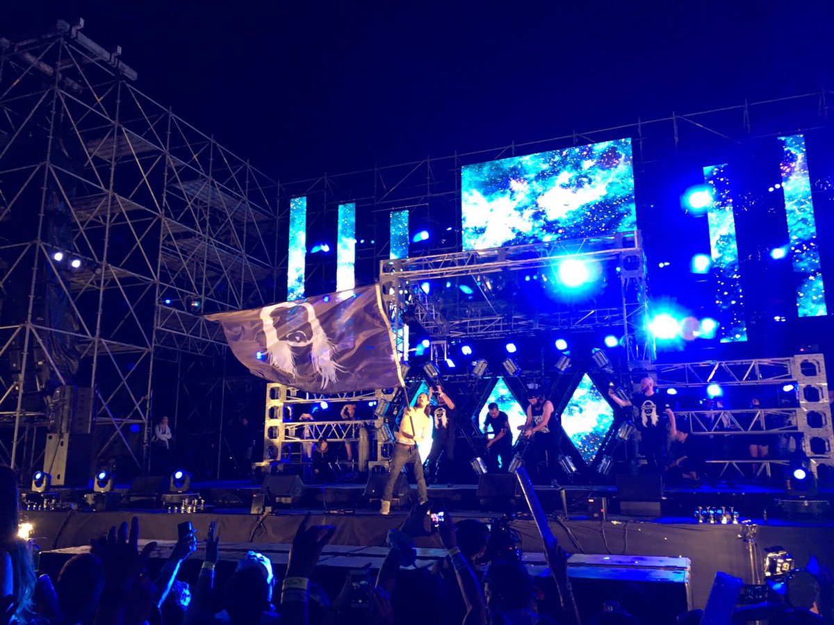 mitsuki2379's tweet photo. @steveaoki Thank Ü so much!!!!

@steveaoki Thank Ü so much!!!!

@steveaoki Thank Ü so much!!!!

#musiccircus https://t.co/7Owl4mWyVv