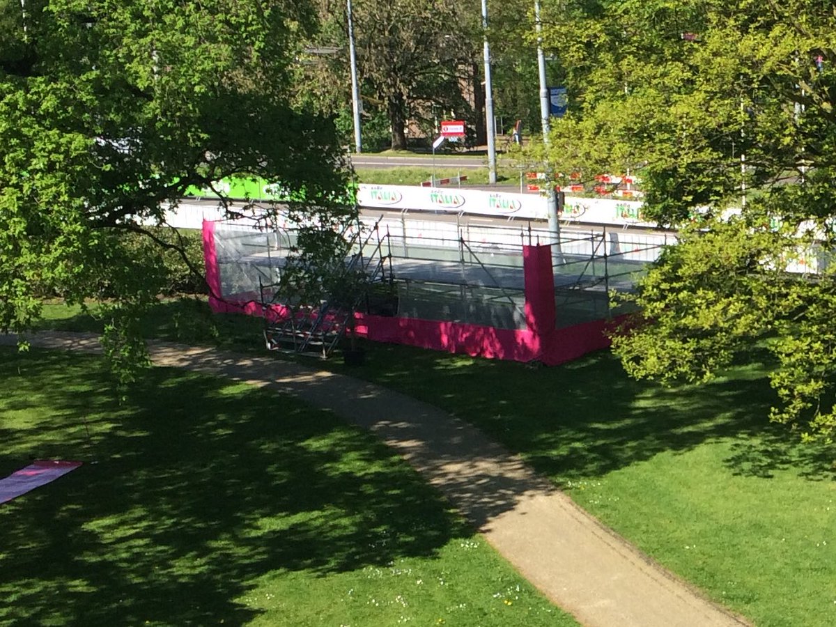 AiconImpact's tweet photo. De eretribune vlak voor onze deur. Top uitzicht @Girogelderland #arnhem https://t.co/RznirMhJz3