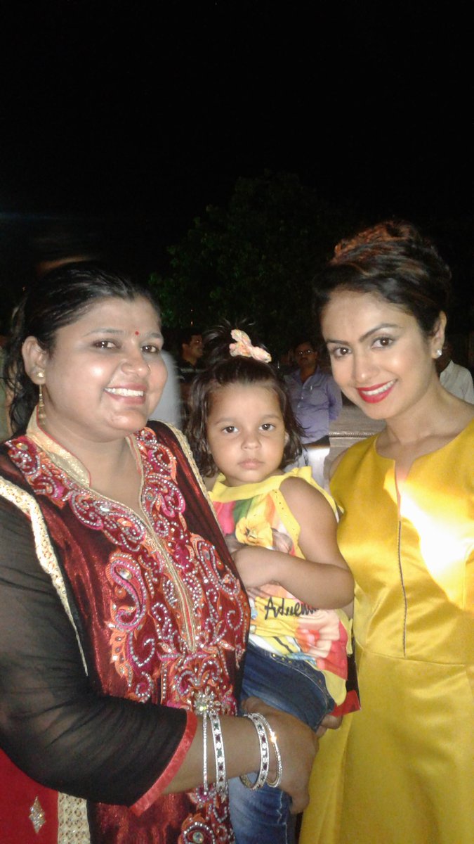 ishaamitsharma's tweet photo. Happy mothers day 
Blessed with 2 moms😙😙😙
@manasi_parekh https://t.co/s5niaTgyaQ