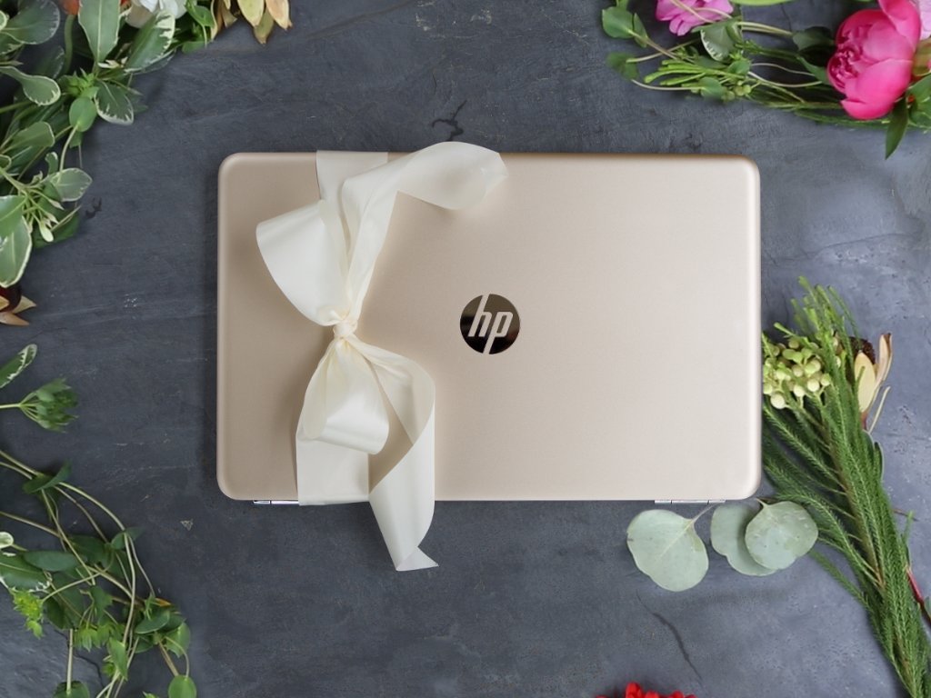 Maminky mají rády květiny, ale taky nové technologie :-) Všem jim přejeme šťastný a pohodový svátek!