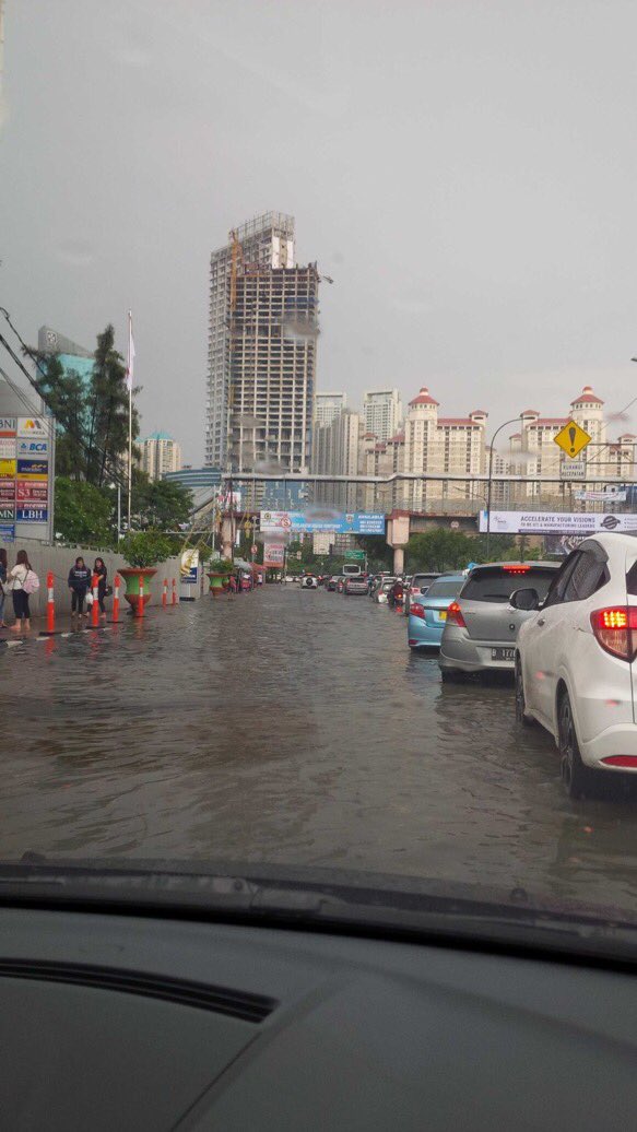 NET. Waze tweet media