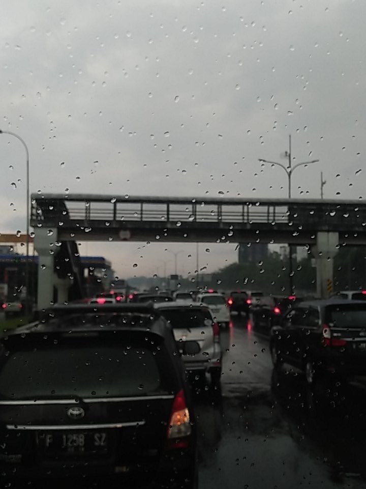 NET. Waze tweet media