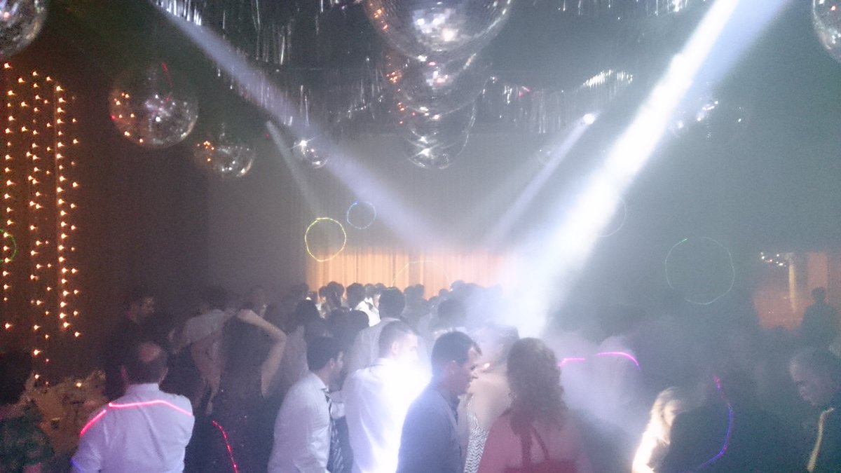 Fiestón #casamiento #luca&amp;dafi @espacioALG #allyouneedislove <a href="/vonberre/">Walter Berretta</a> para <a href="/TruebaGroupDjs/">Valenzuela DJs</a>