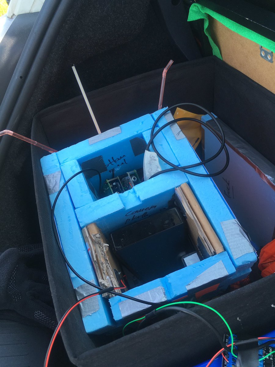 e3SpaceProgram's tweet image. #spaceballoonlive fact: #HermesII is launching with hydrogen rather than helium this year 🎈🎈🎈