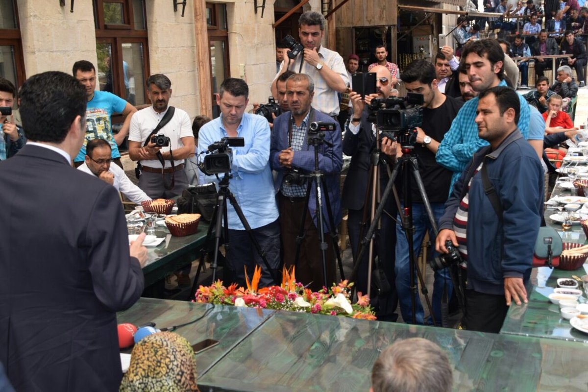 DrSinanOgan's tweet photo. AKP'nin hayalperest dış politikası sonucu Kilis, hayalet şehre dönmüş. Bu durumdan Kilis'i kurtaracağız.
#OAnGeliyor https://t.co/8mGOTZ7hjI