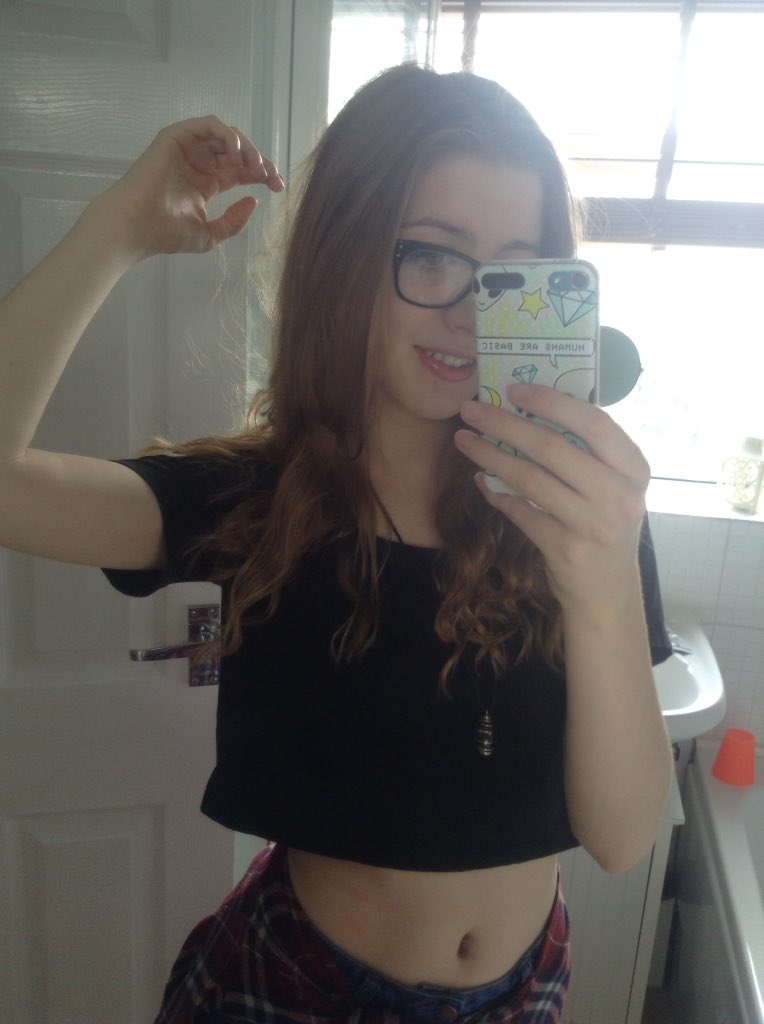 ccosmictortoise's tweet photo. #bodypositively 💞✨ may as well embrace the fact i've got the body of an eight year old !! xoxo https://t.co/9zzKqCPPqI