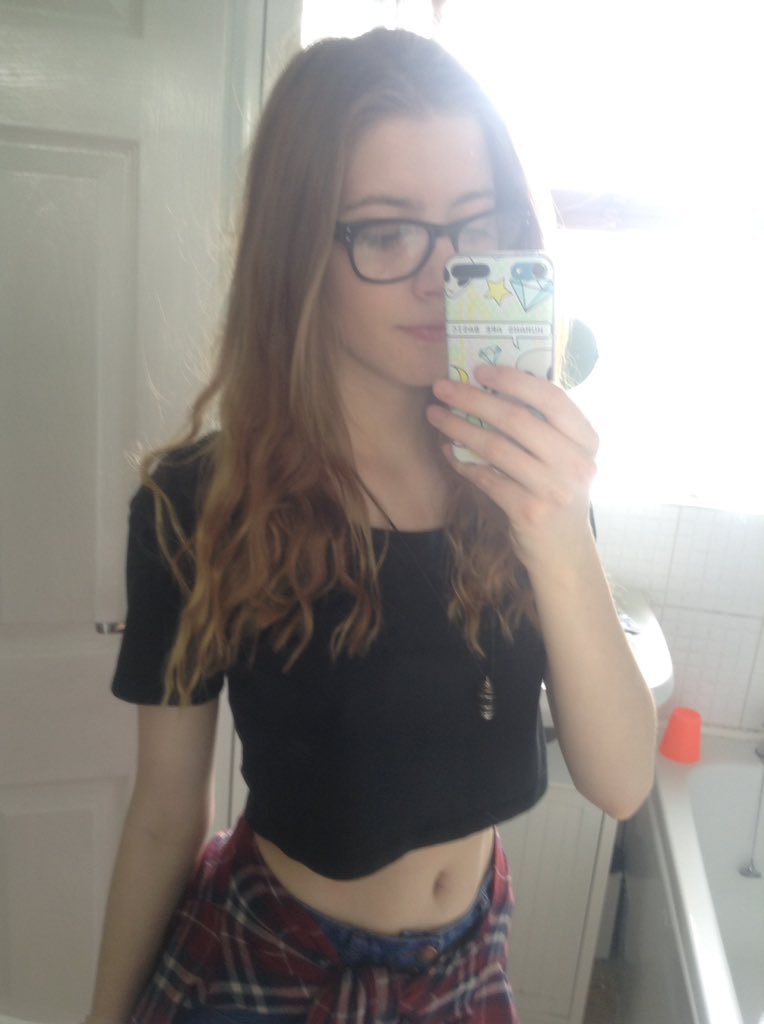 ccosmictortoise's tweet photo. #bodypositively 💞✨ may as well embrace the fact i've got the body of an eight year old !! xoxo https://t.co/9zzKqCPPqI