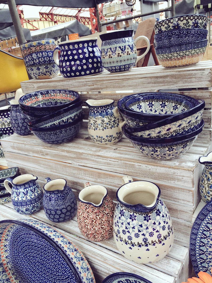 altrinchammkt's tweet image. Bright &amp;amp; beautiful! Traditional, handmade Polish pottery from @FilipskiKirkus today @altrinchammkt 10-4