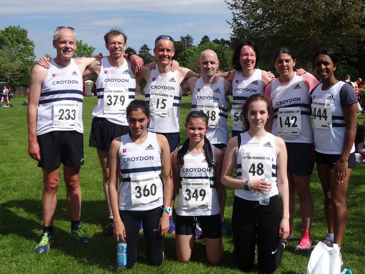 RunMooreRun's tweet photo. @harrierscroydon team for the @SuttonRunners #Sutton10k @RunningNa https://t.co/4IsERaS5bJ